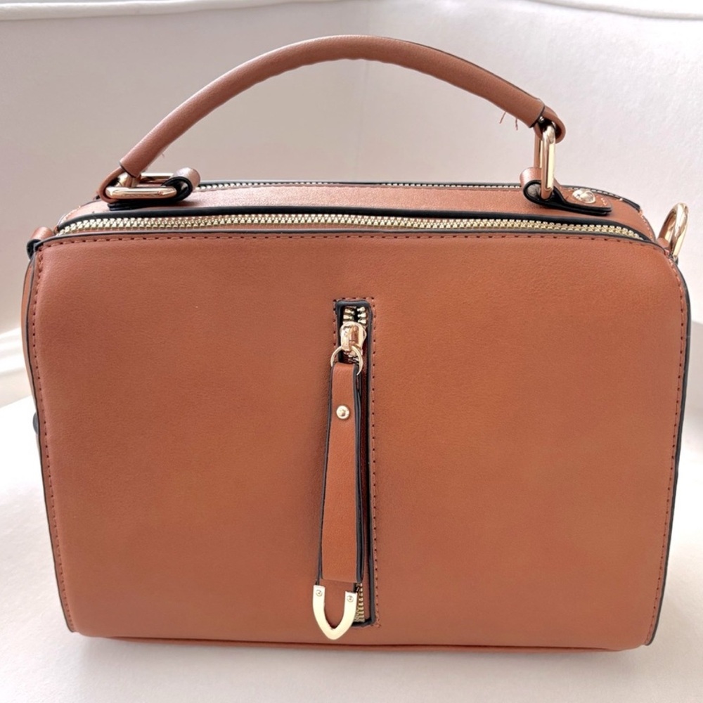 NWT Boutique Fashion Crossbody bag